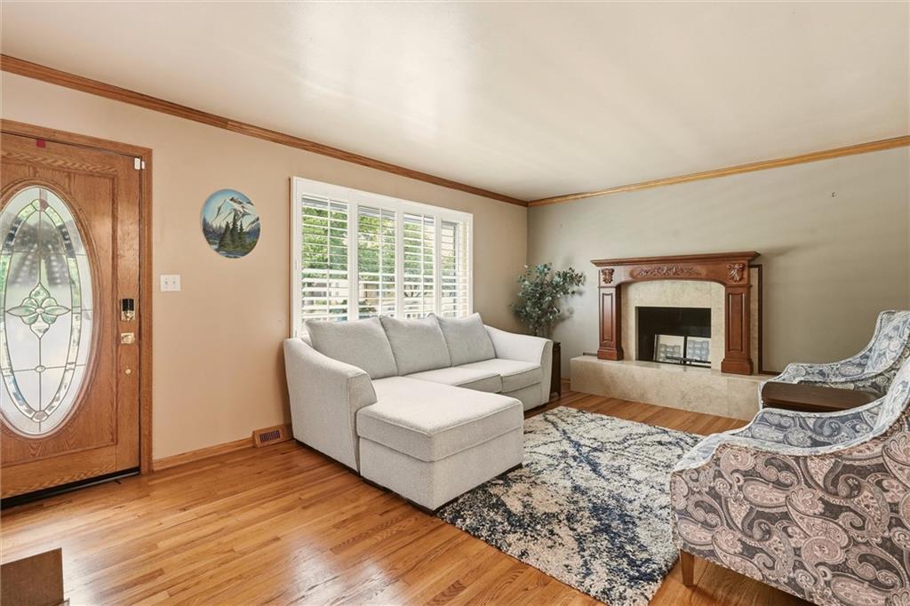 Photo 6 of 303 SW Marion Lane