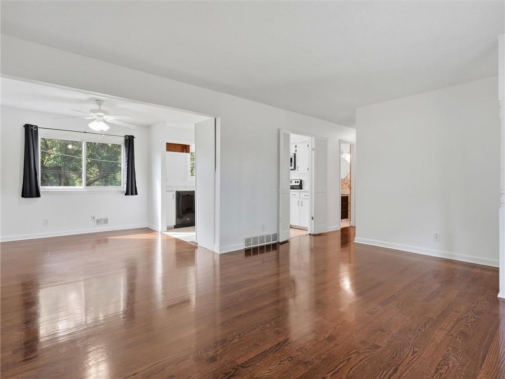 Photo 4 of 9721 E 50th Street