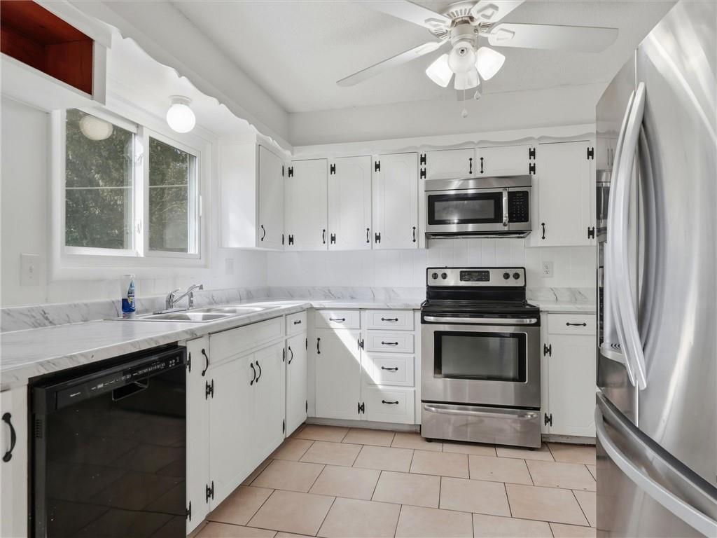 Photo 5 of 9721 E 50th Street