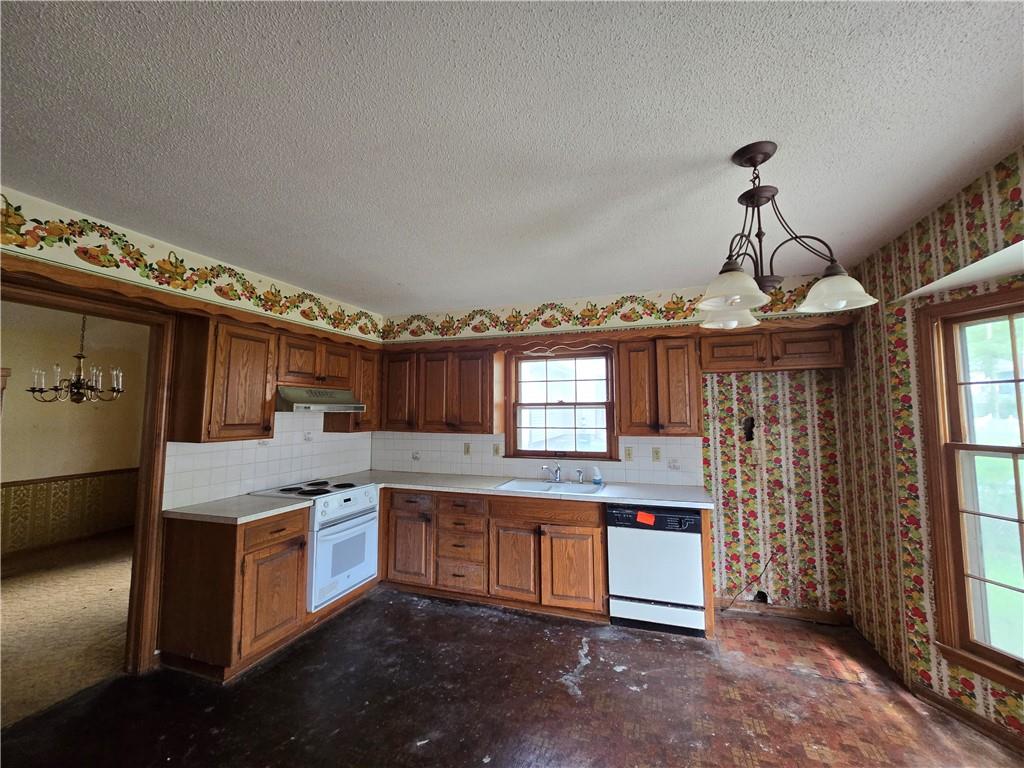 Photo 4 of 12905 Manchester Avenue