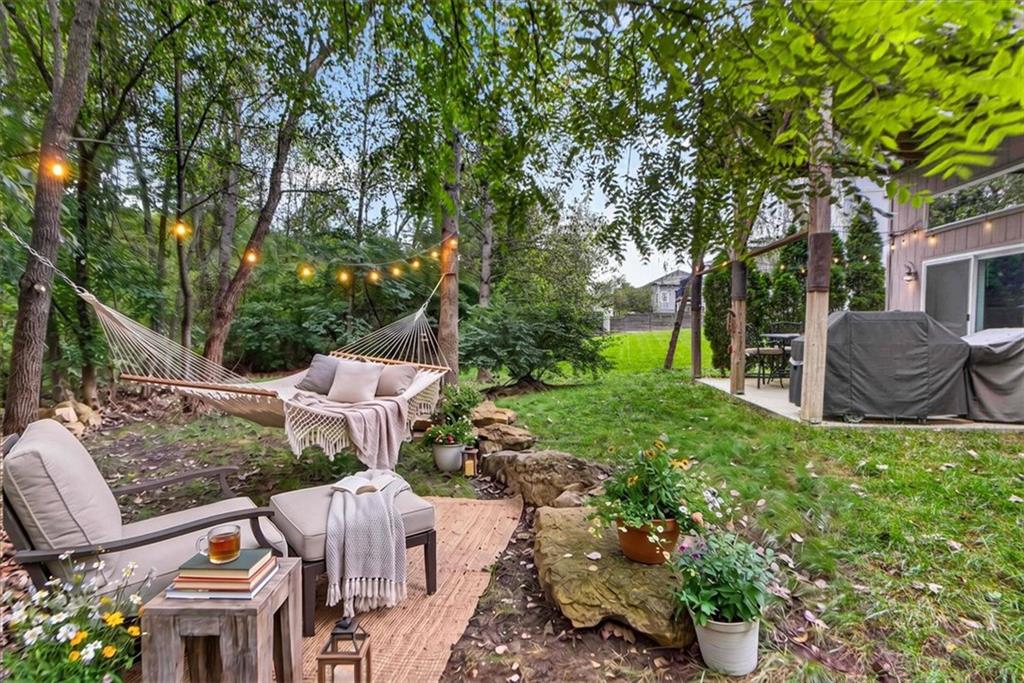 Photo 5 of 419 E 166th Court