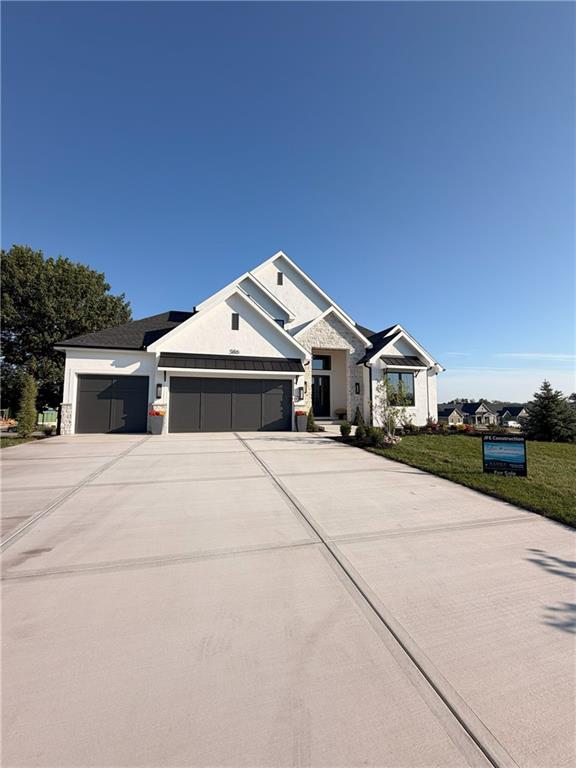 Photo of 586 South Shore Drive in Lake Winnebago, MO
