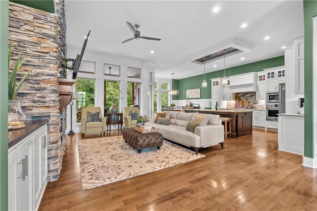Photo 6 of 1472 Woodland Road