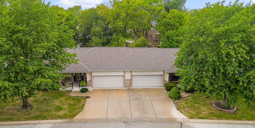 Photo 2 of 2413 SW RICHWOOD Circle