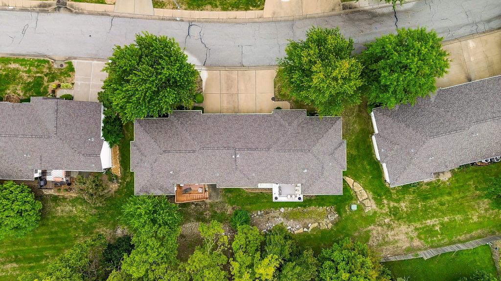 Photo 3 of 2413 SW RICHWOOD Circle