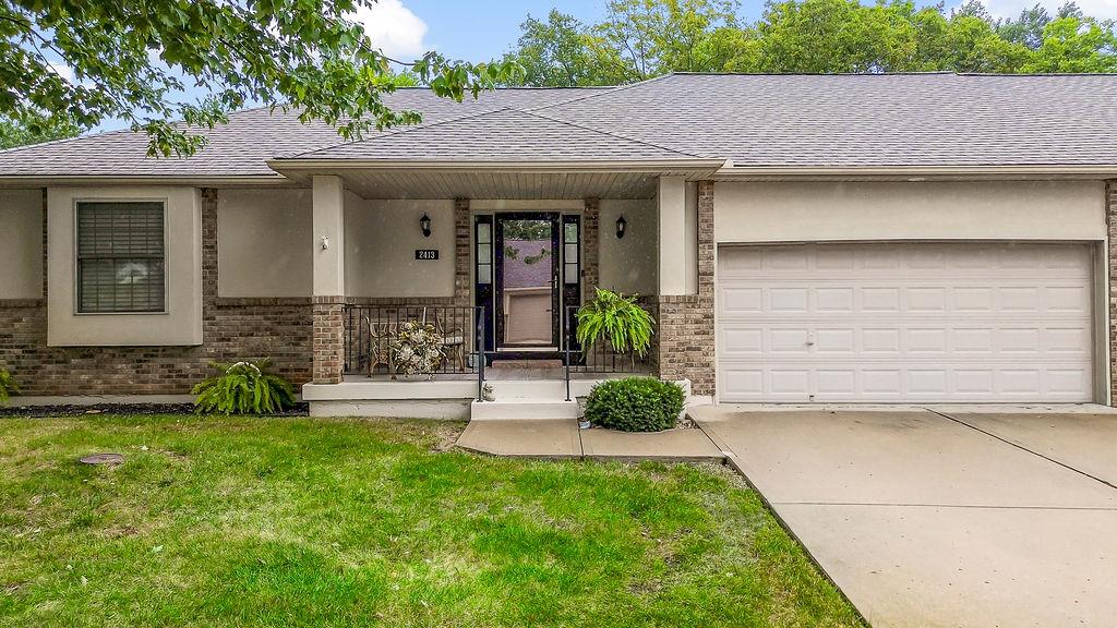 Photo 5 of 2413 SW RICHWOOD Circle
