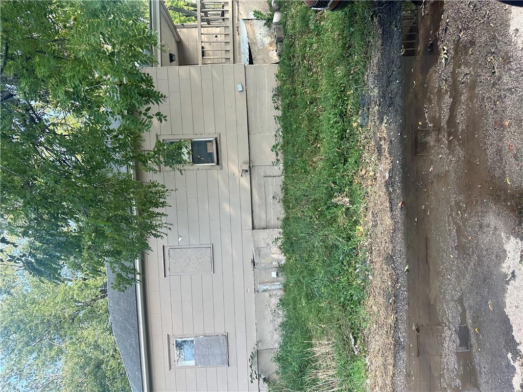 Photo 2 of 525 Blue Ridge Boulevard