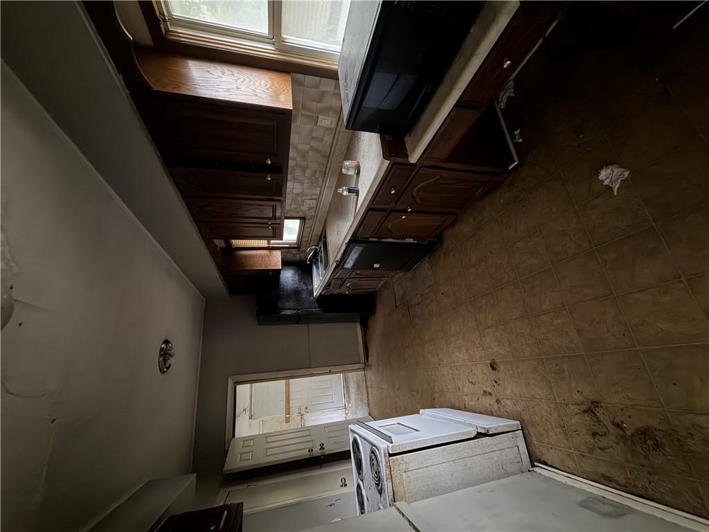Photo 7 of 2210 E 69th Street