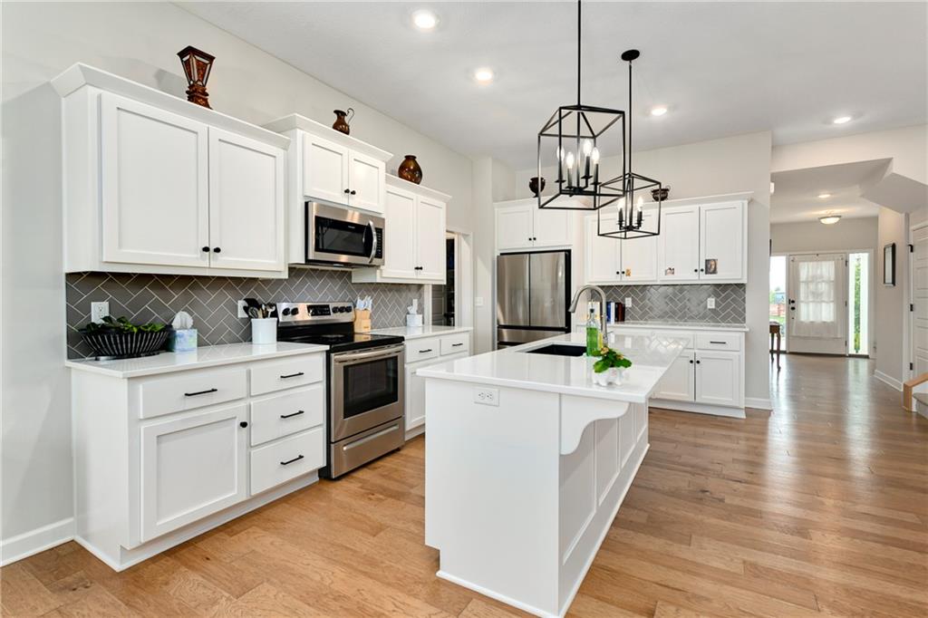 Photo 5 of 124 SE Briar Valley Lane