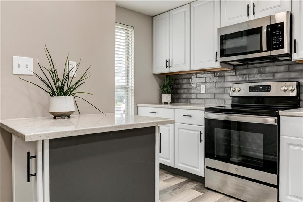Photo 6 of 8039 Halsey Street