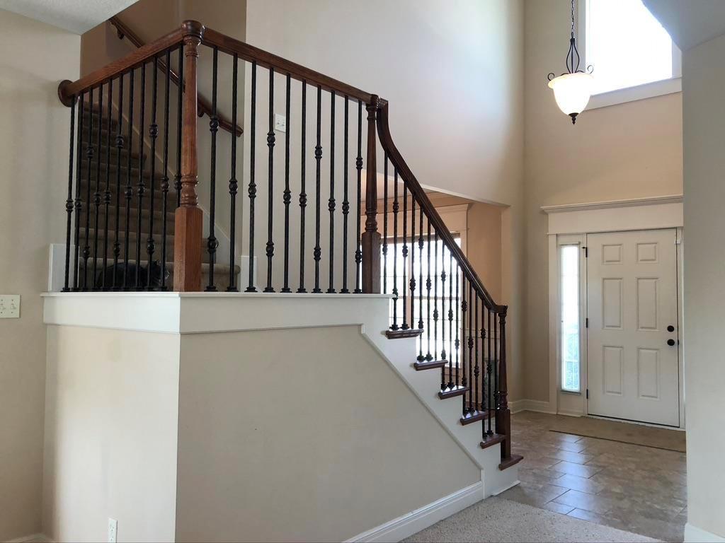 Photo 3 of 703 Willow Drive