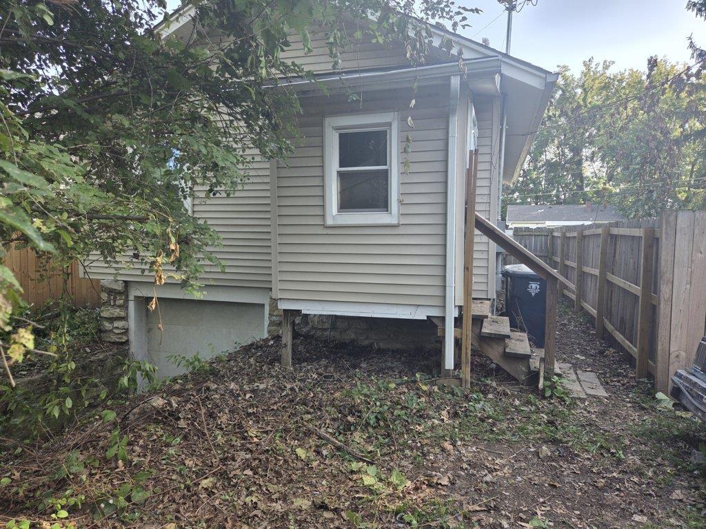 Photo 3 of 2104 E 59th Street
