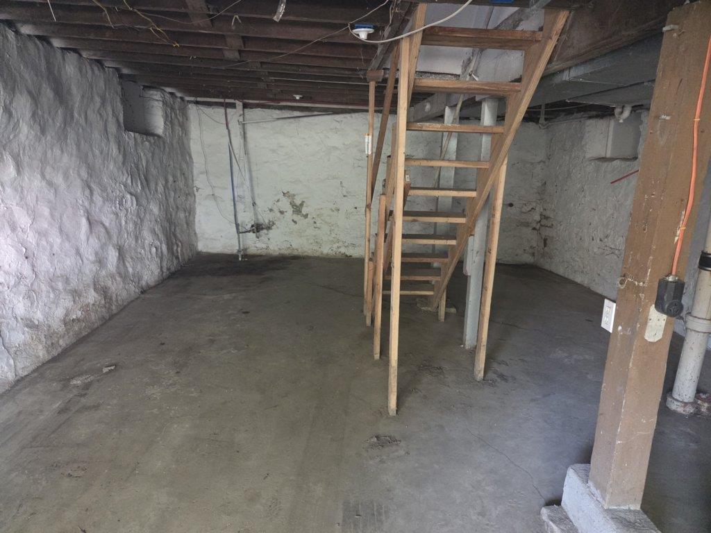 Photo 5 of 2104 E 59th Street