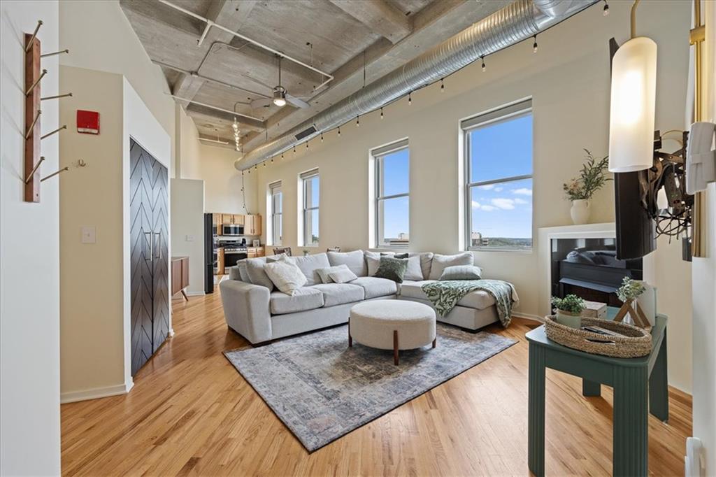 Photo 2 of 2107 Grand Boulevard #1207