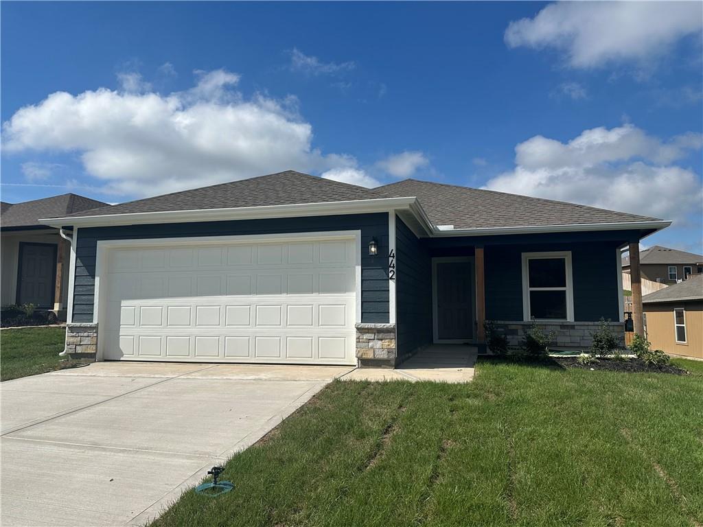 Photo of 442 Valley View Drive in Tonganoxie, KS