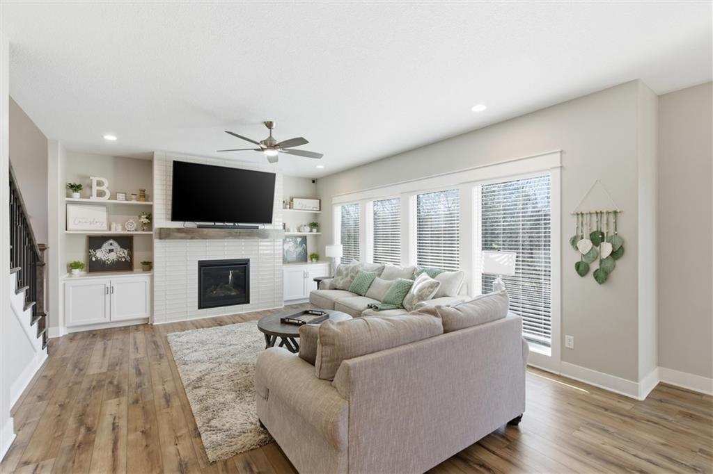 Photo 5 of 308 E Oak Street