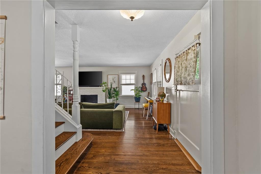 Photo 5 of 620 W 60TH Terrace