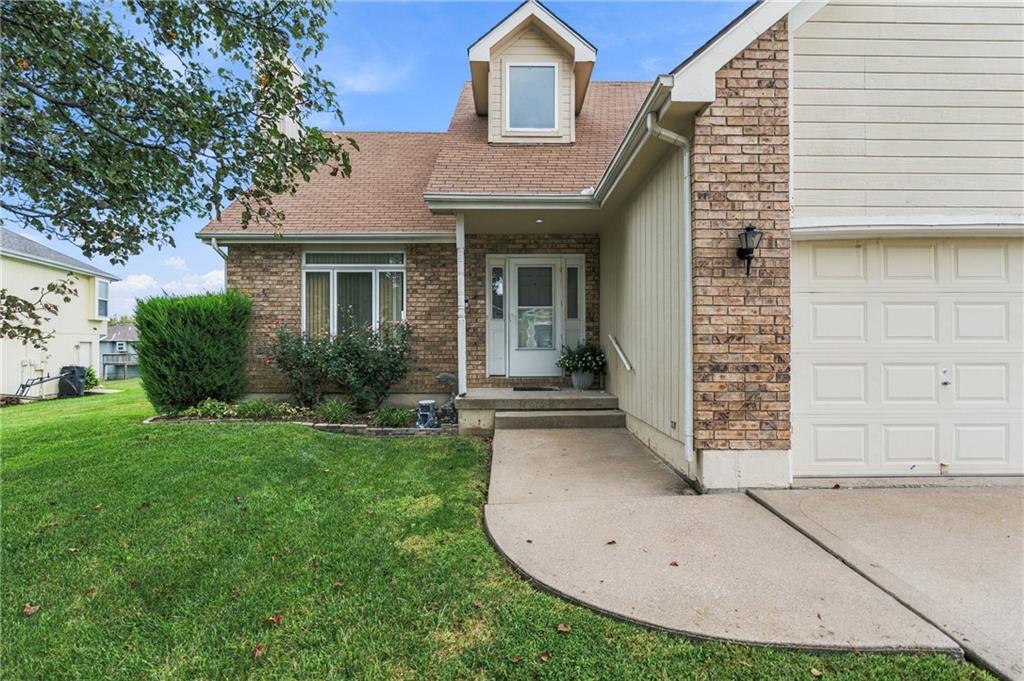 Photo 6 of 1112 Camelot Drive