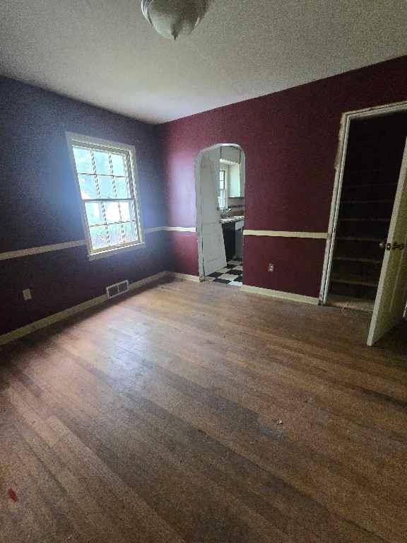 Photo 5 of 2305 W 73rd Street