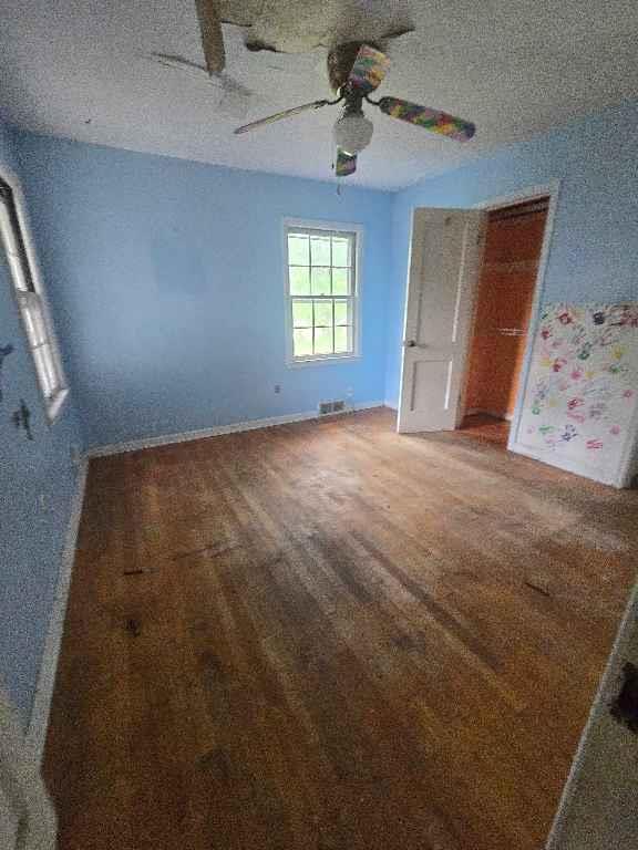 Photo 7 of 2305 W 73rd Street