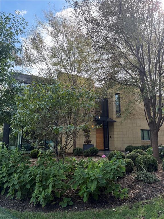 Photo of 815 W 52nd Street in Kansas City, MO
