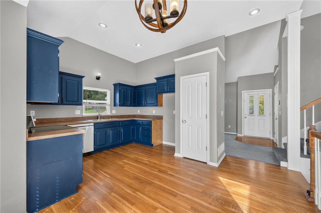 Photo 7 of 13123 Delaware Court