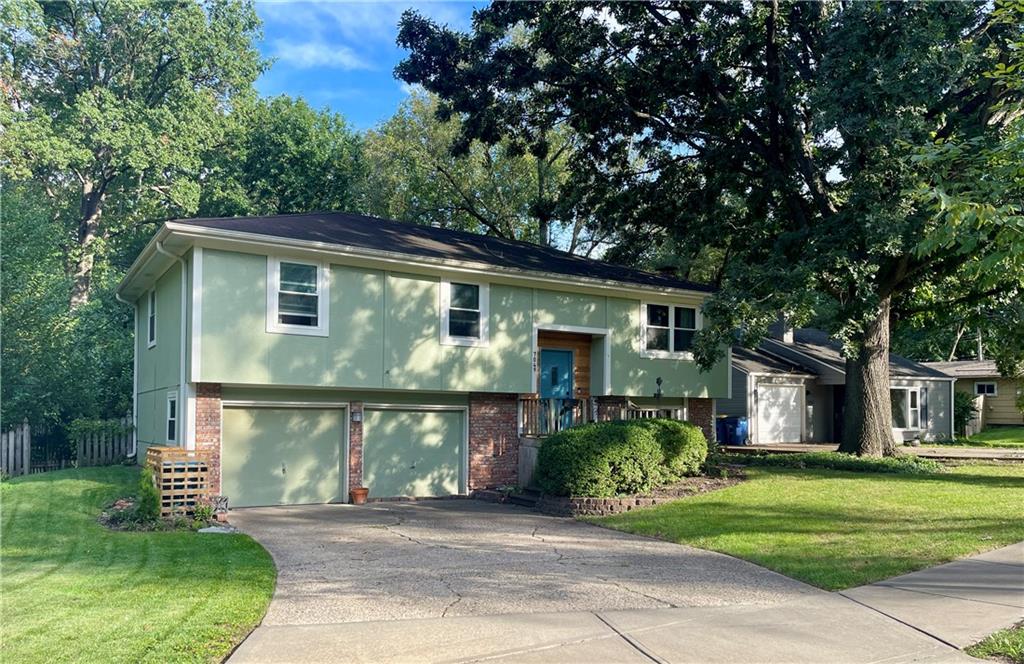 Photo of 7049 Cedar Street in Prairie Village, KS
