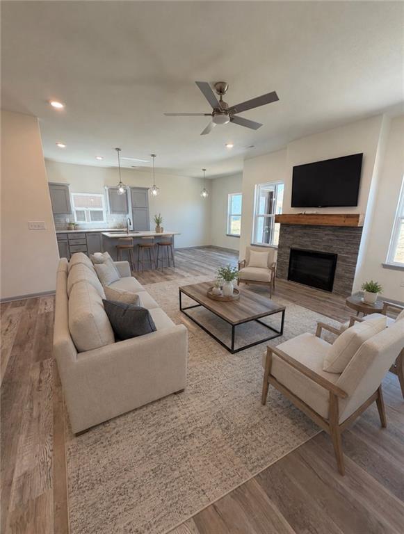 Photo 3 of 1313 NE Redwood Court