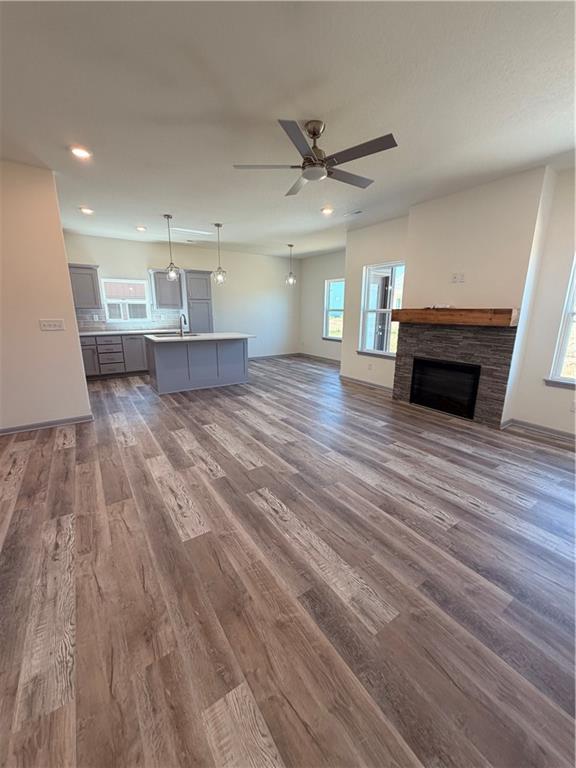 Photo 5 of 1313 NE Redwood Court