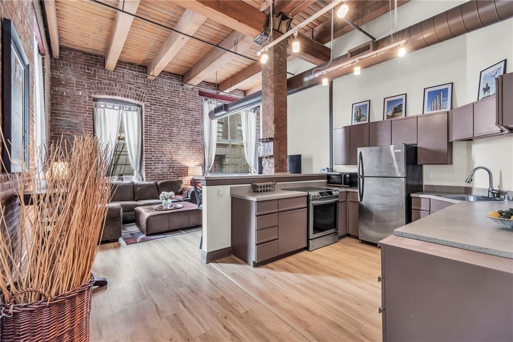 Photo 4 of 308 W 8th Street #201