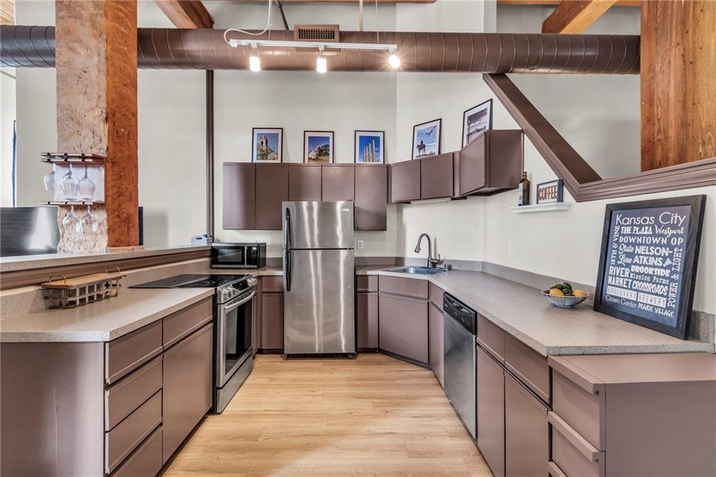 Photo 7 of 308 W 8th Street #201