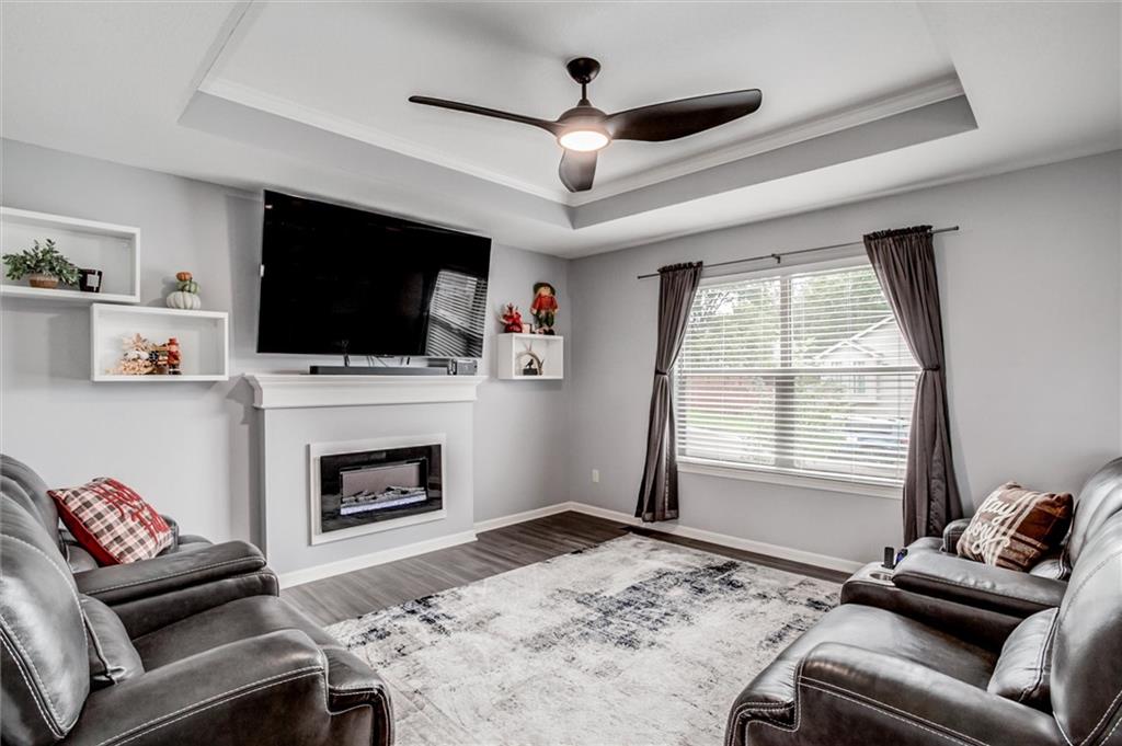 Photo 4 of 1605 Bay Avenue