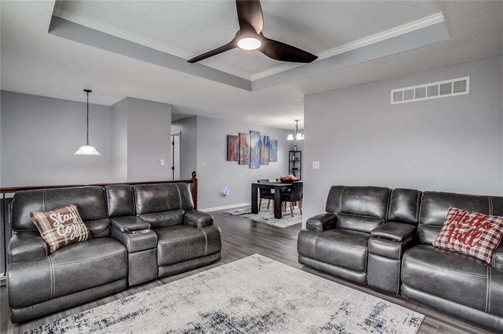 Photo 5 of 1605 Bay Avenue