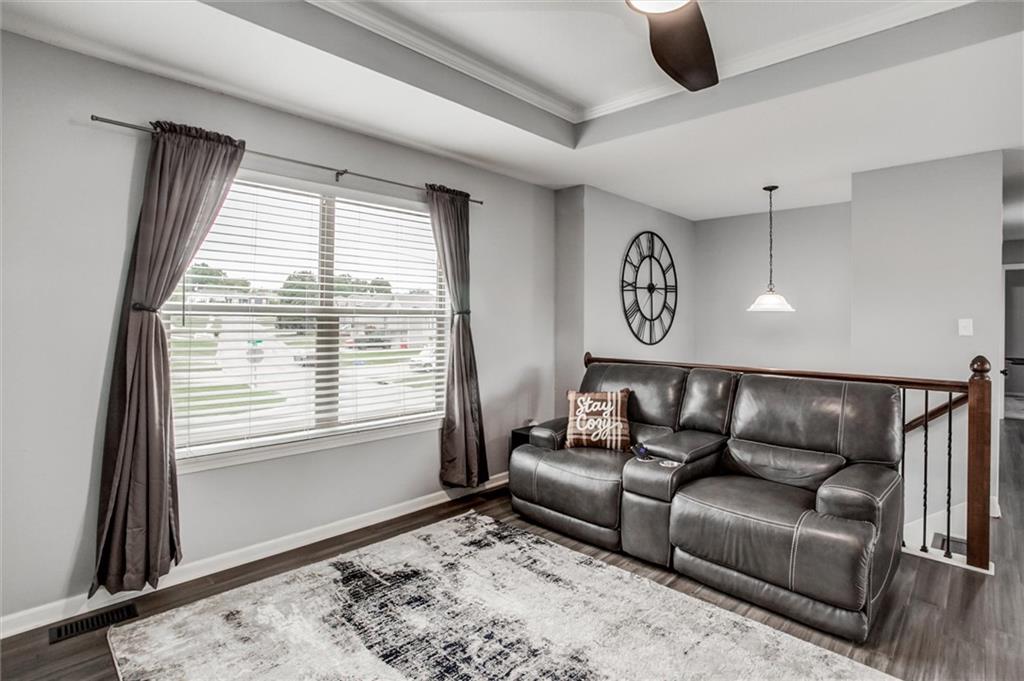 Photo 6 of 1605 Bay Avenue