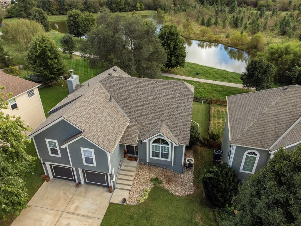 Photo 2 of 407 KILLARNEY Lane