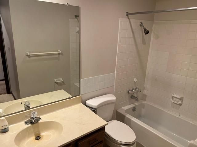 Photo 4 of 808 E 121st Terrace