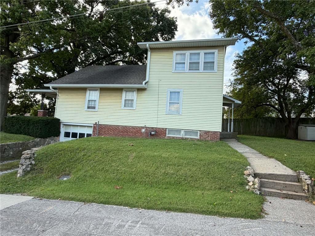 Photo 2 of 1813 Clifford Street