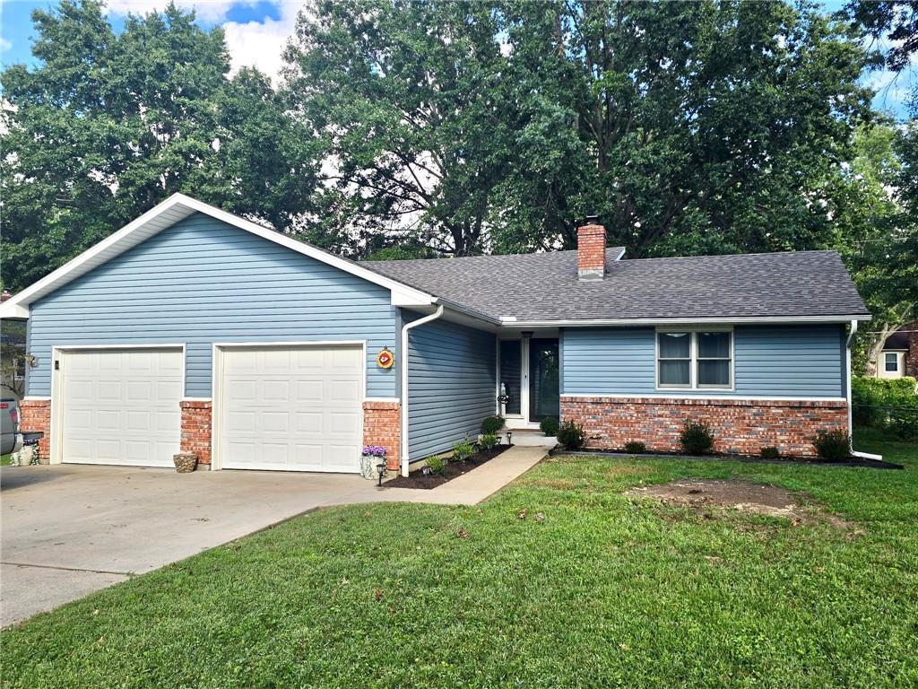 Photo of 207 S Broadmoor Street in Louisburg, KS