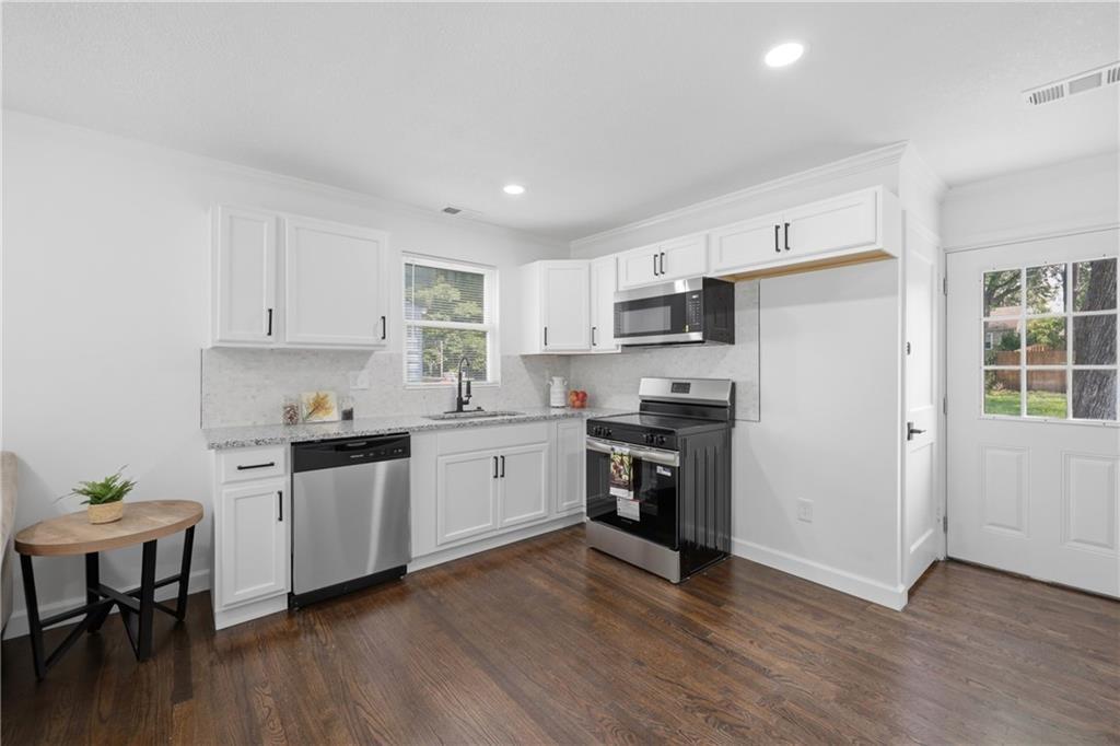Photo 3 of 4609 Llyod Street