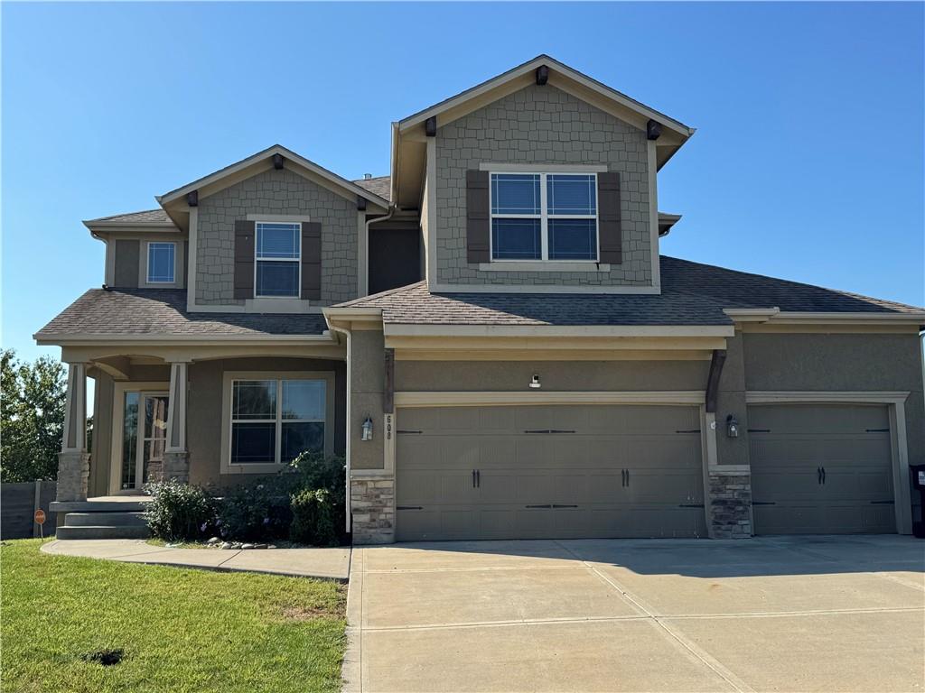 Photo of 608 SW LAKE SIDE Drive