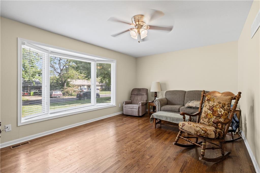 Photo 5 of 305 Canterbury Lane