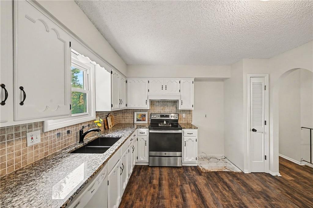 Photo 4 of 12809 S RAINTREE Drive