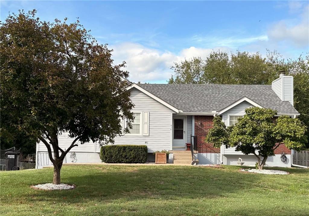 Photo of 816 SE 16th Street in Oak Grove, MO