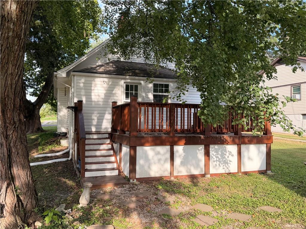 Photo 2 of 1535 S Cedar Avenue
