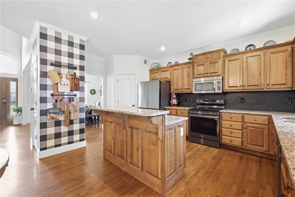 Photo 6 of 110 S Eastglen Drive