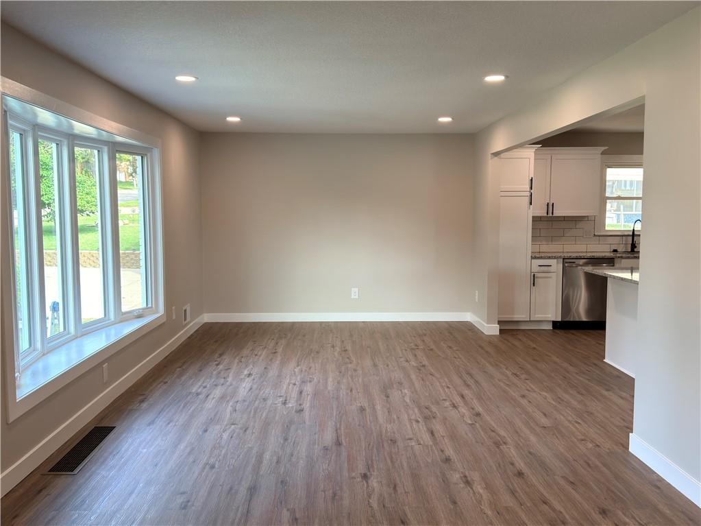 Photo 4 of 16001 E 30 Street