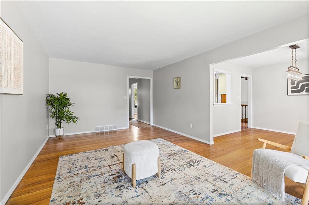 Photo 4 of 6202 E 110th Street