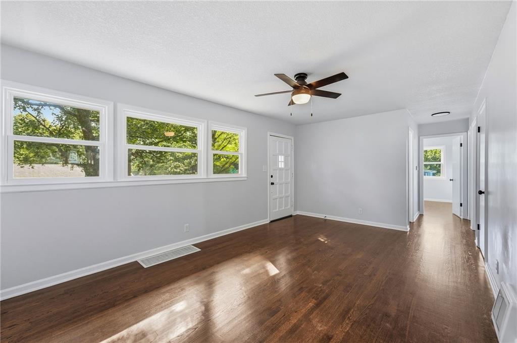 Photo 6 of 3028 S Hedges Avenue